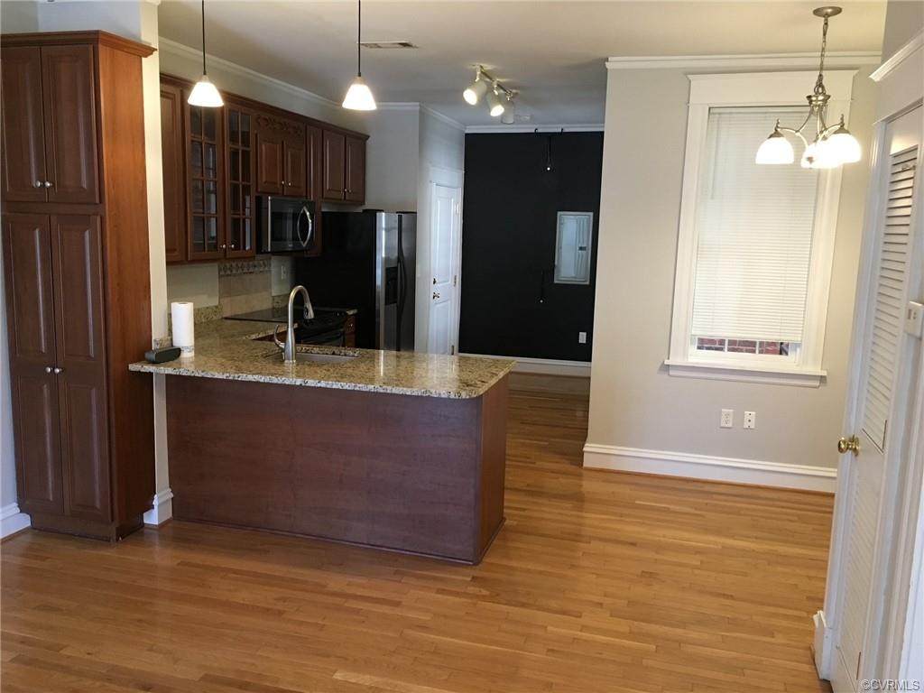 1618 Park Avenue - Photo 1