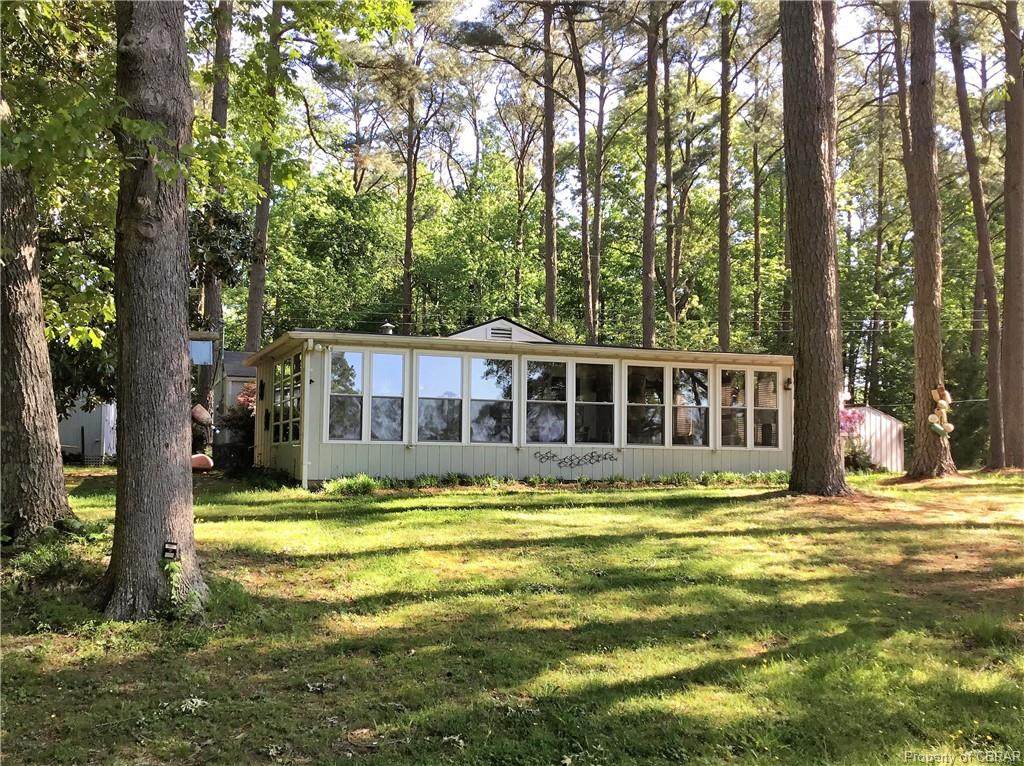 265 Hazelwood Drive - Photo 1