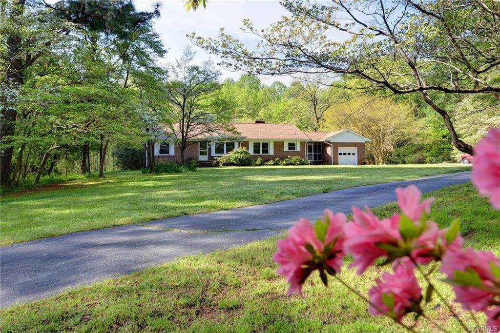 7675 Richmond Road - Photo 1