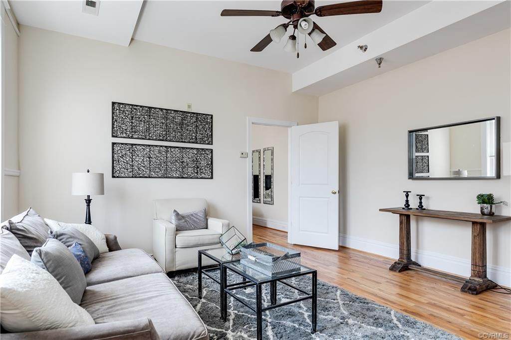 1301 Porter Street - Photo 1