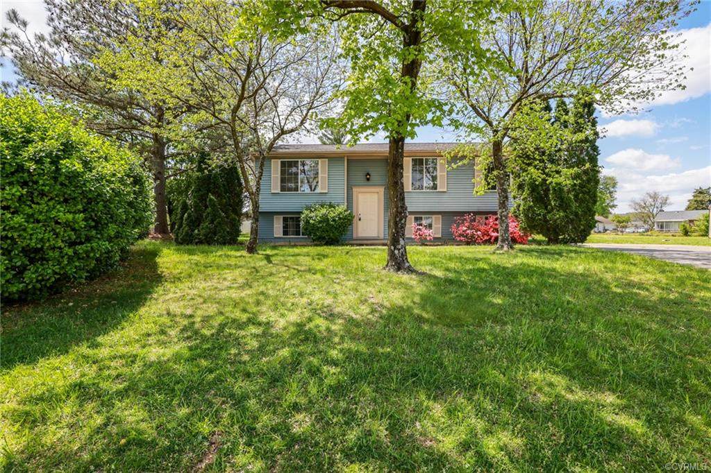 301 Cloverfield Court - Photo 1