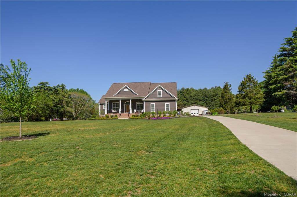 203 Crescent Drive - Photo 1