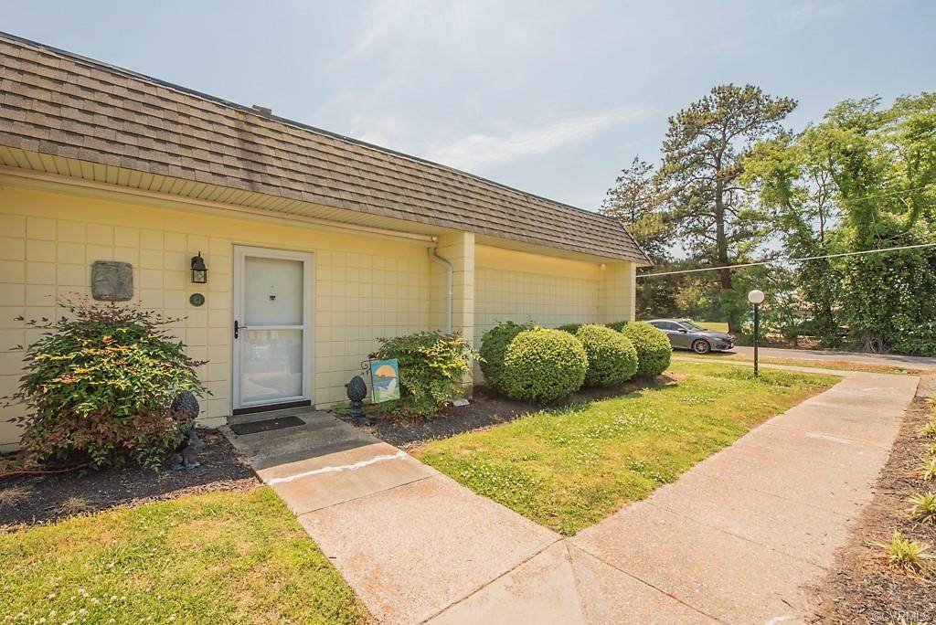 195 South Drive - Photo 1