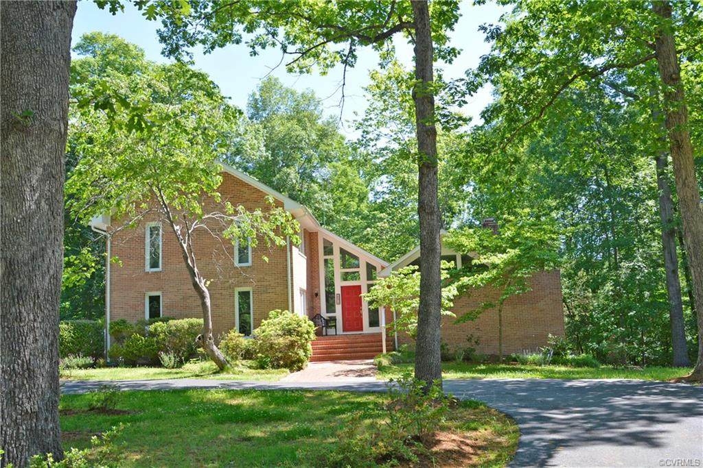 207 Woodland Place - Photo 1