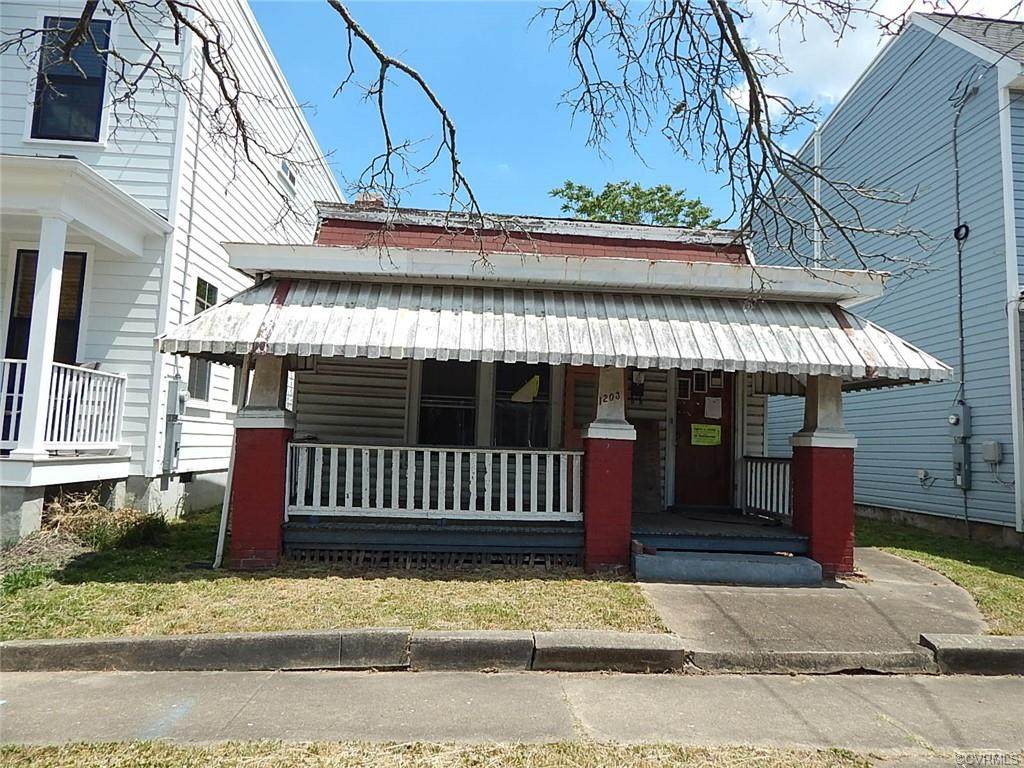 1203 32nd Street - Photo 1