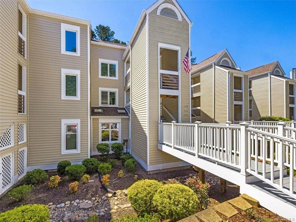 114 Water Pointe Court - Photo 1