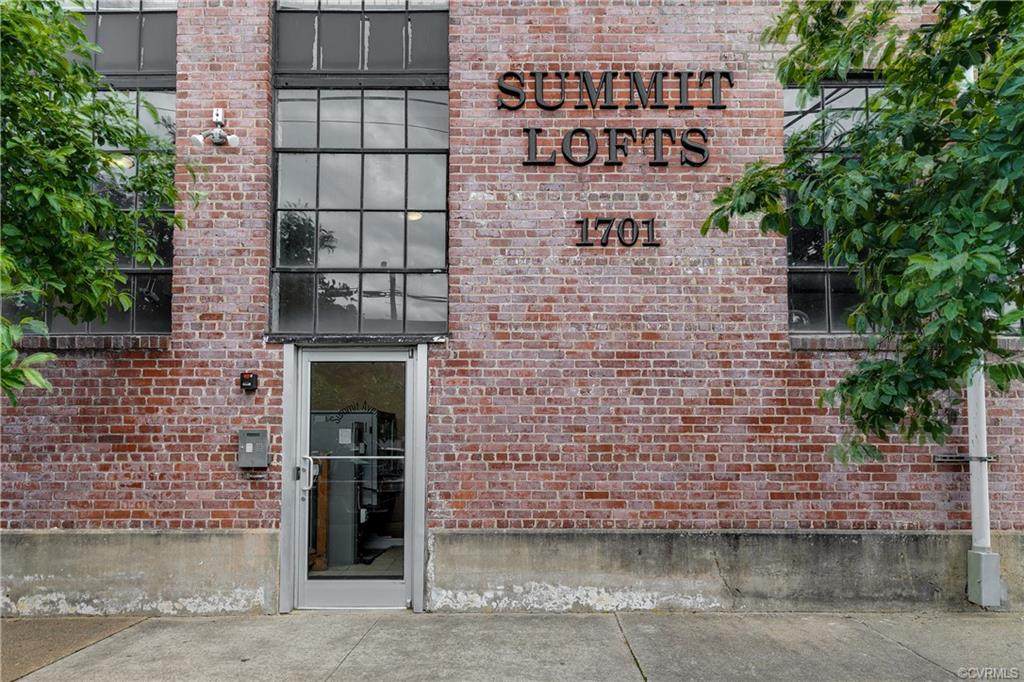 1701 Summit Avenue - Photo 1