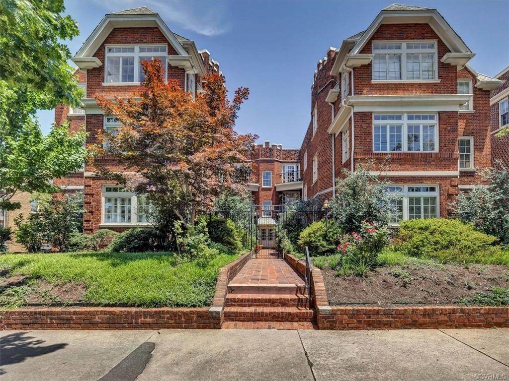 3414 Monument Avenue - Photo 1