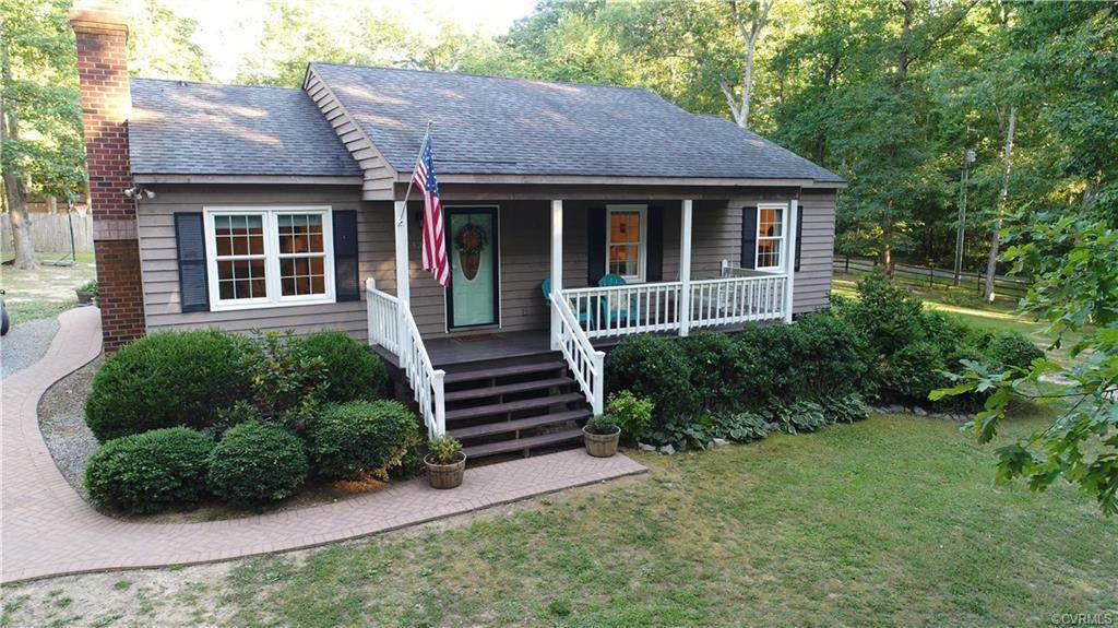 135 Deer Drive - Photo 1