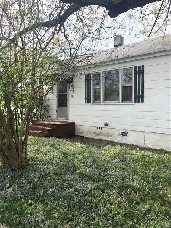 2511 Oaklawn Boulevard - Photo 1