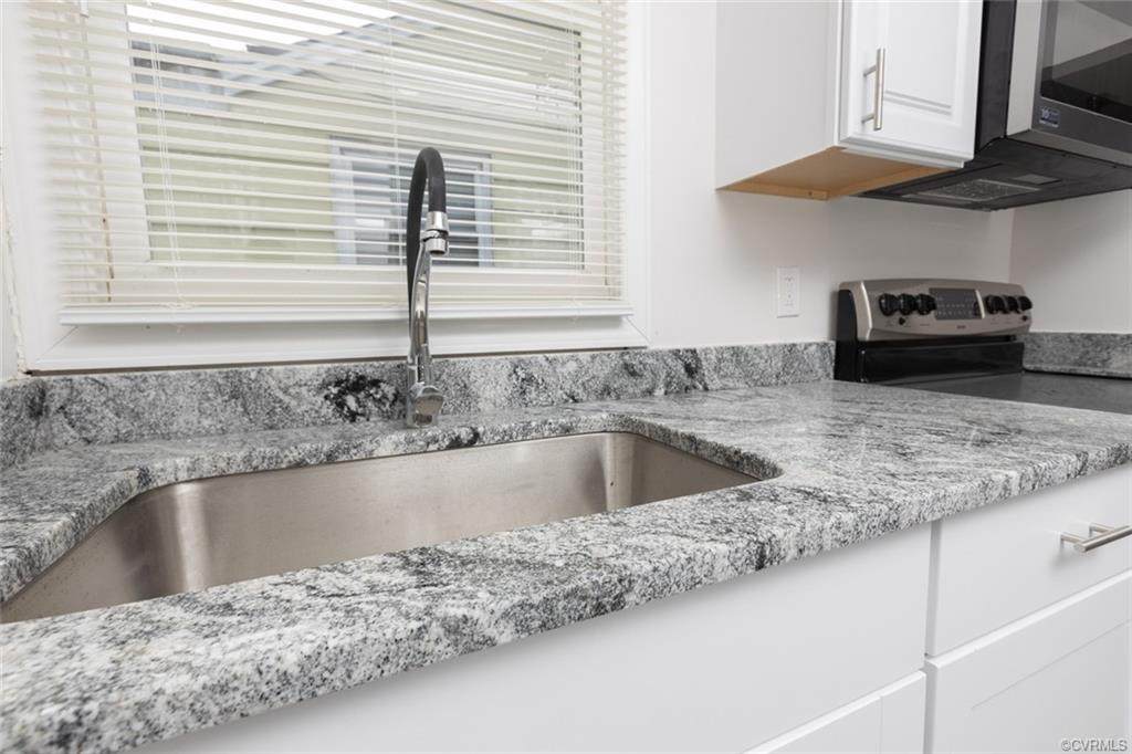 411 Hunt Avenue - Photo 1