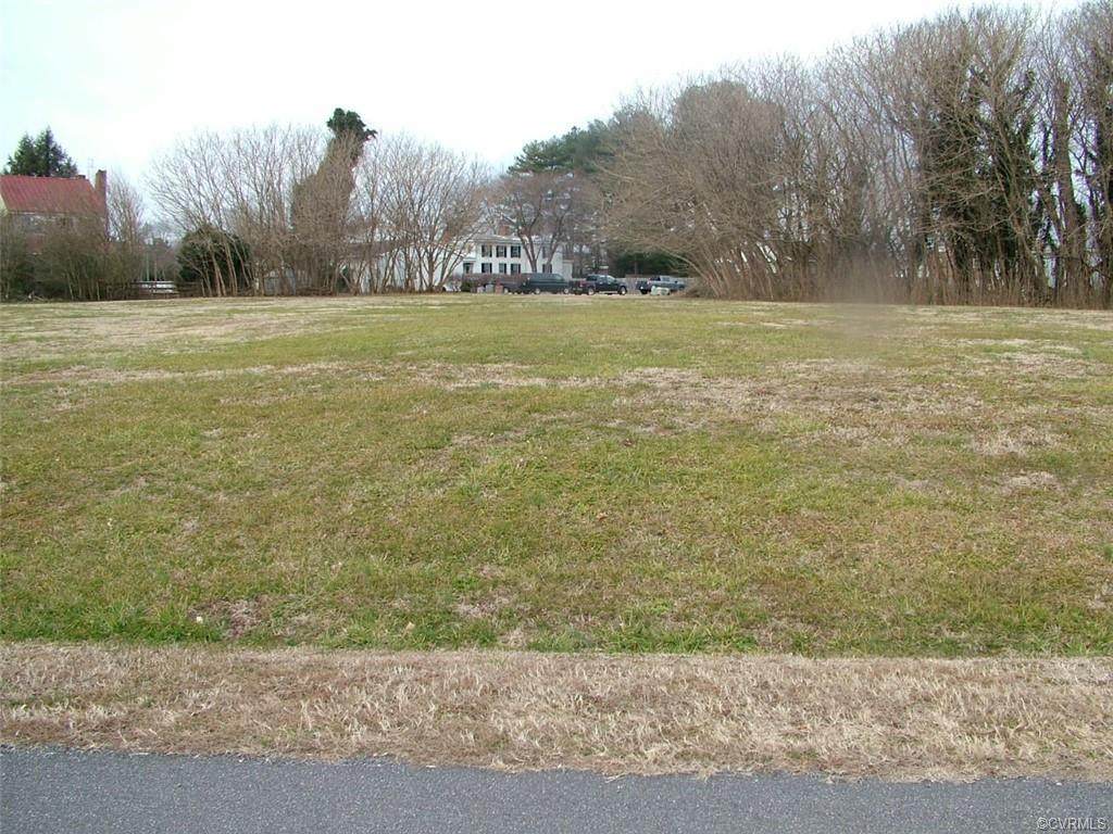 160 Dickinson Drive - Photo 1