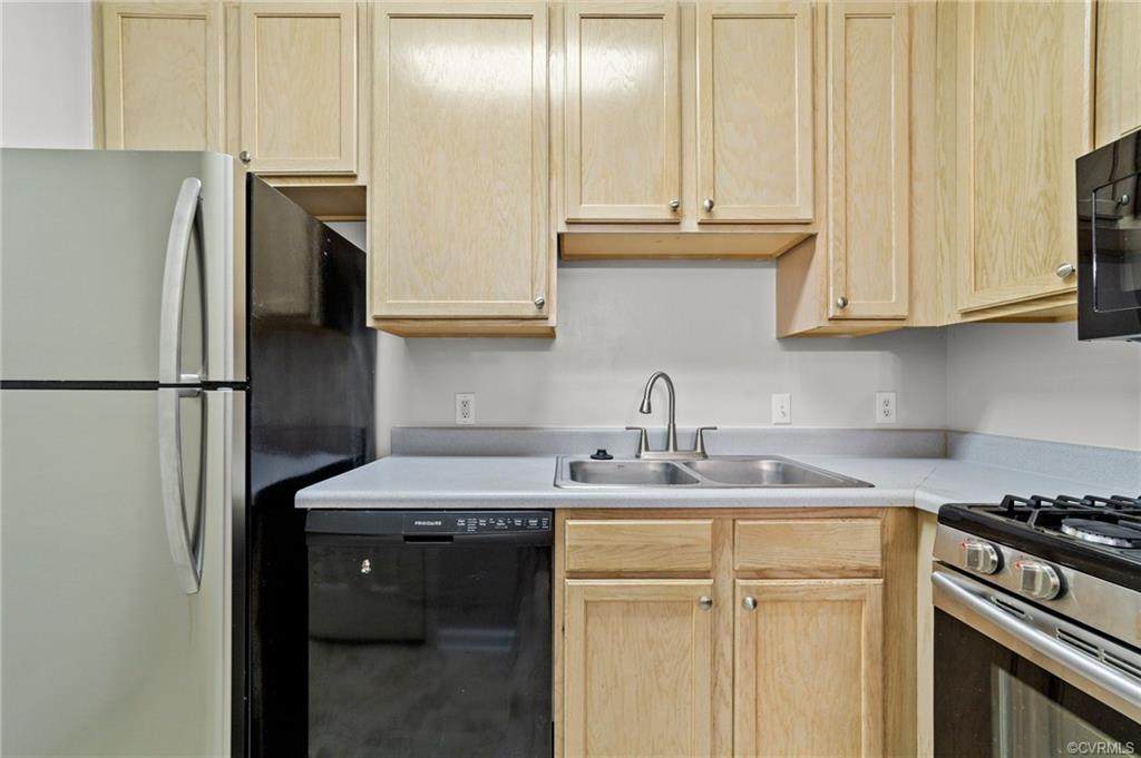9411 Links Lane - Photo 1