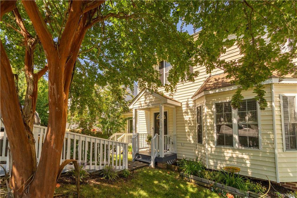 13724 Village View - Photo 1