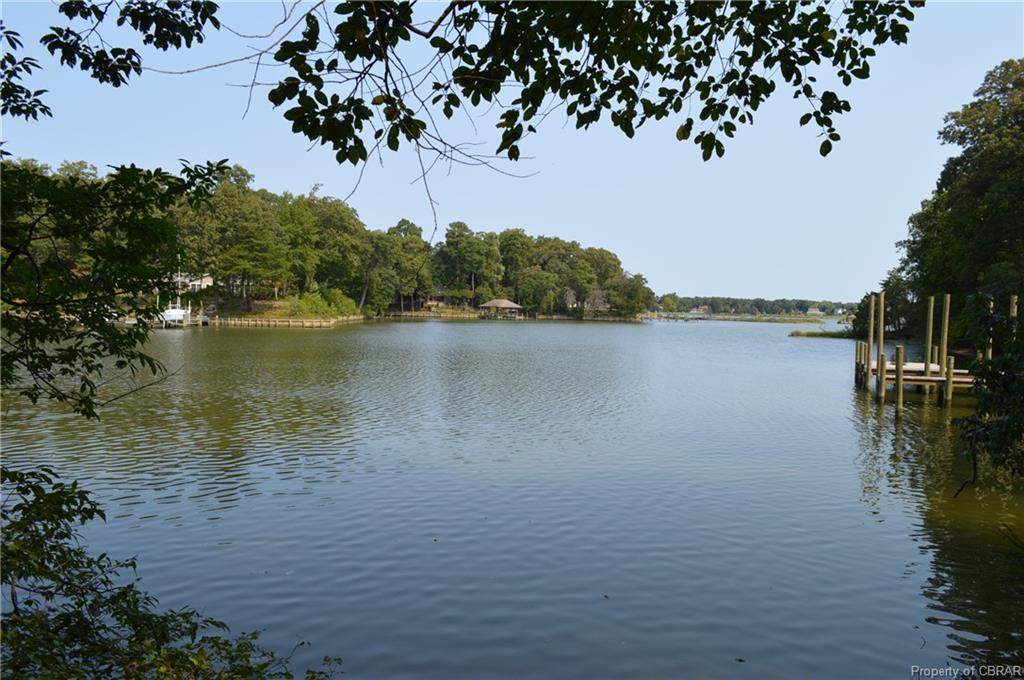 008 Holly Harbor Road - Photo 1