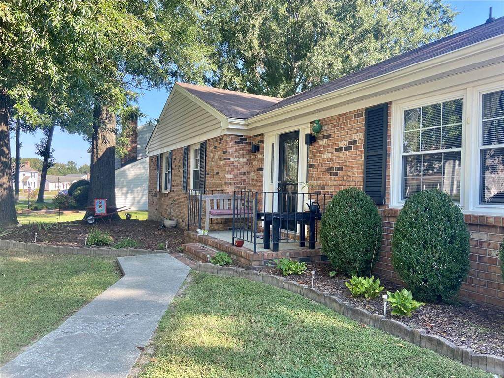 1112 Briarcliffe Drive - Photo 1