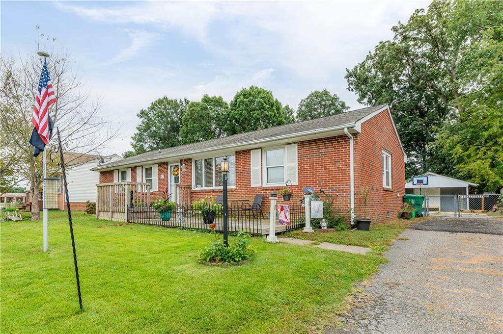 917 Yorkshire Road - Photo 1