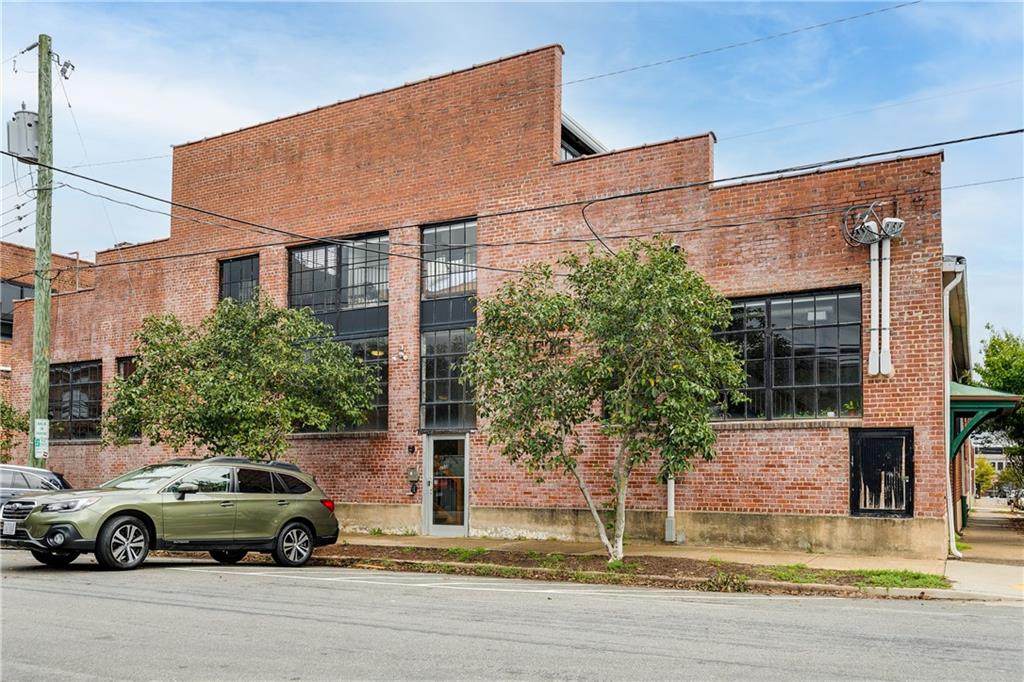 1701 Summit Avenue - Photo 1