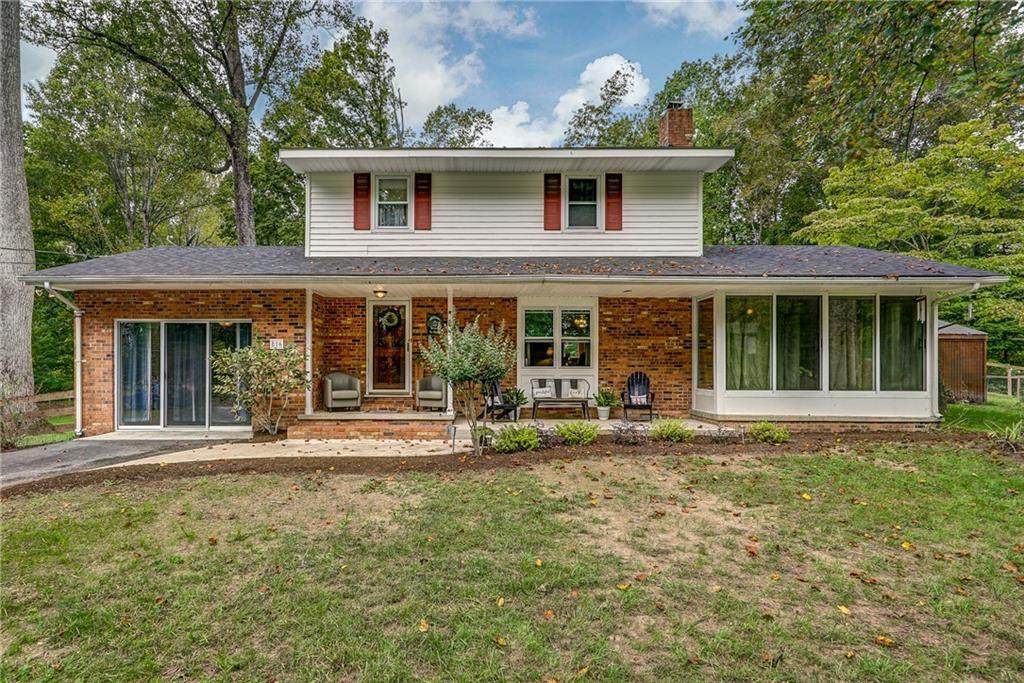 816 Lakeshore Drive - Photo 1