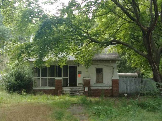 1972 Fairport Road - Photo 1