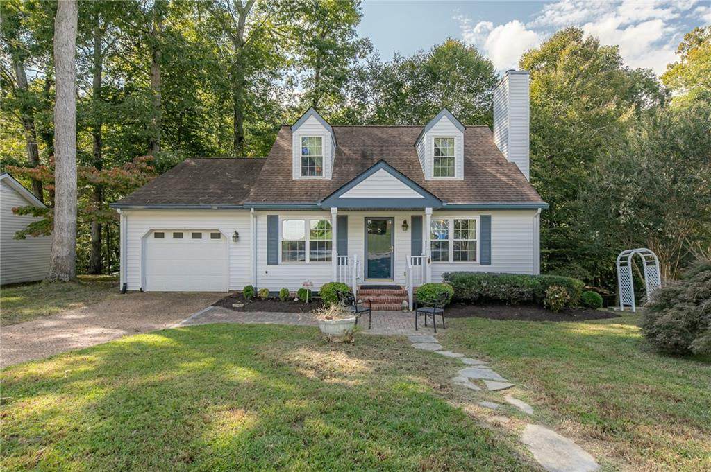 909 Colonial Avenue - Photo 1