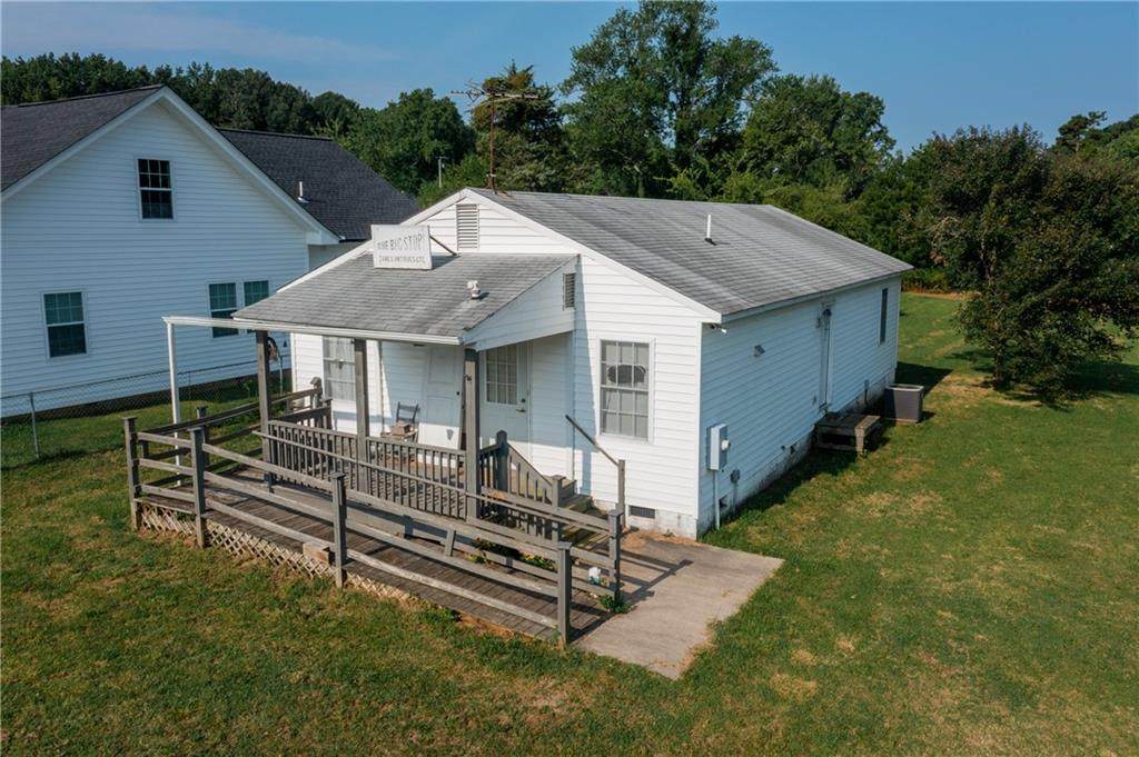 815 Mineral Avenue - Photo 1