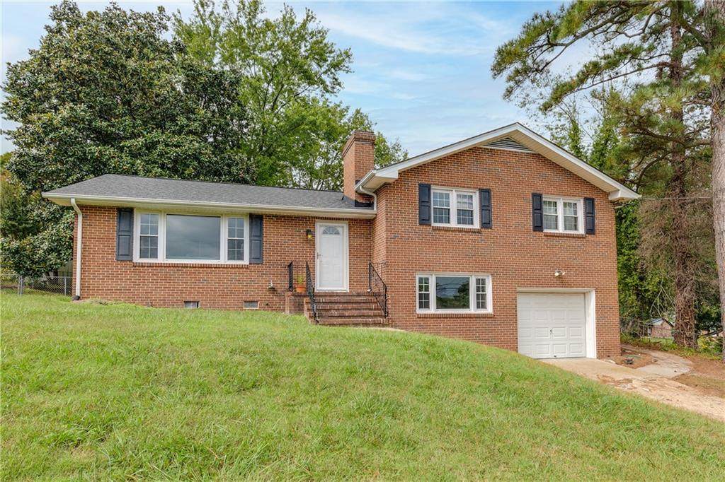 812 Lakewood Drive - Photo 1