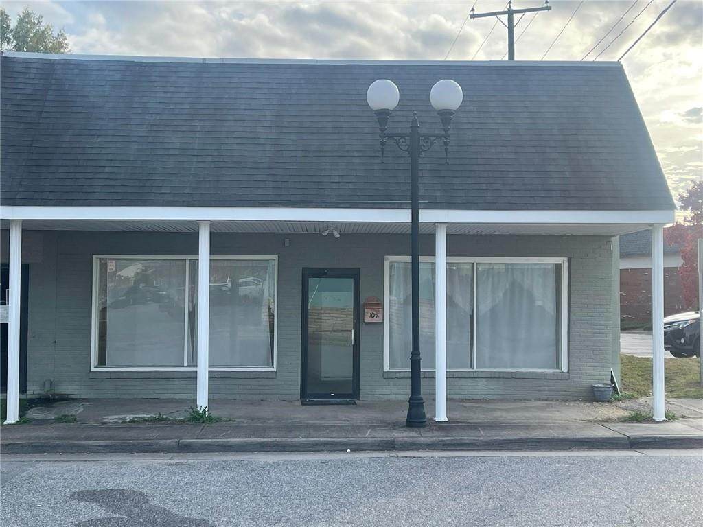105 Pickwick Avenue - Photo 1