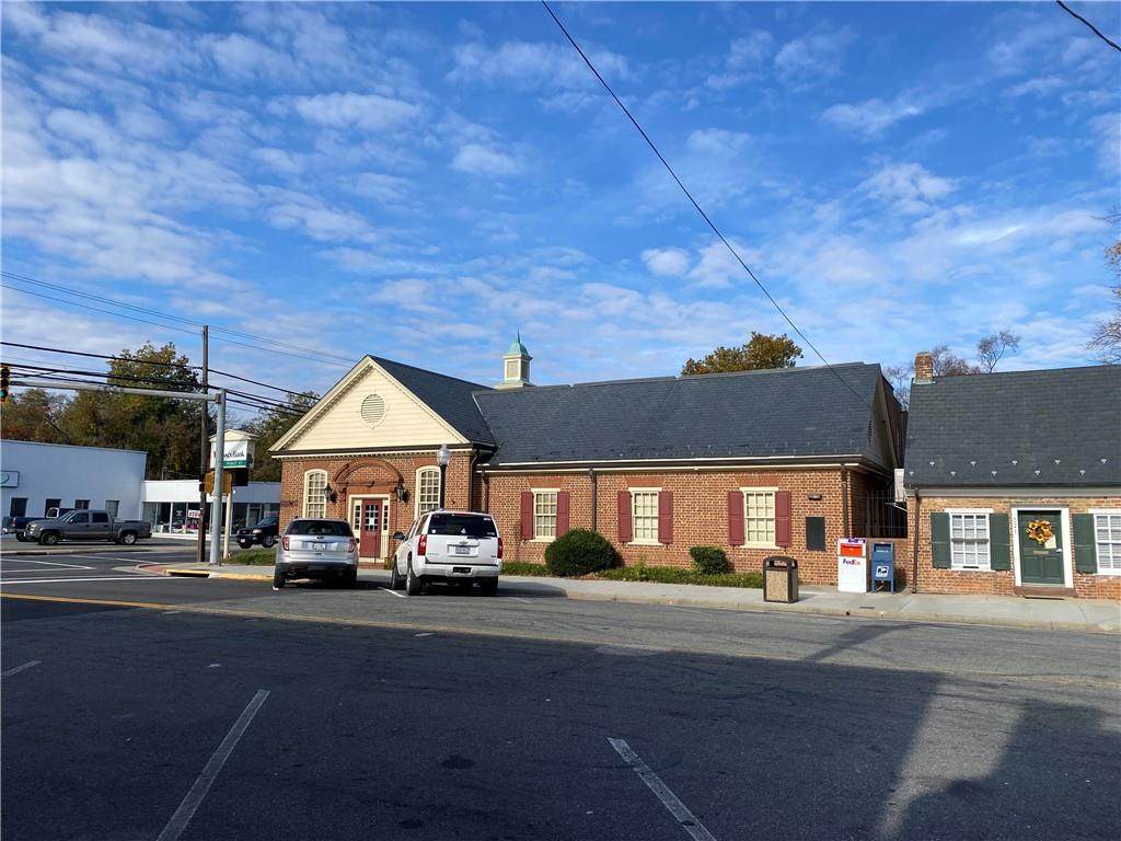 323 Prince Street - Photo 1