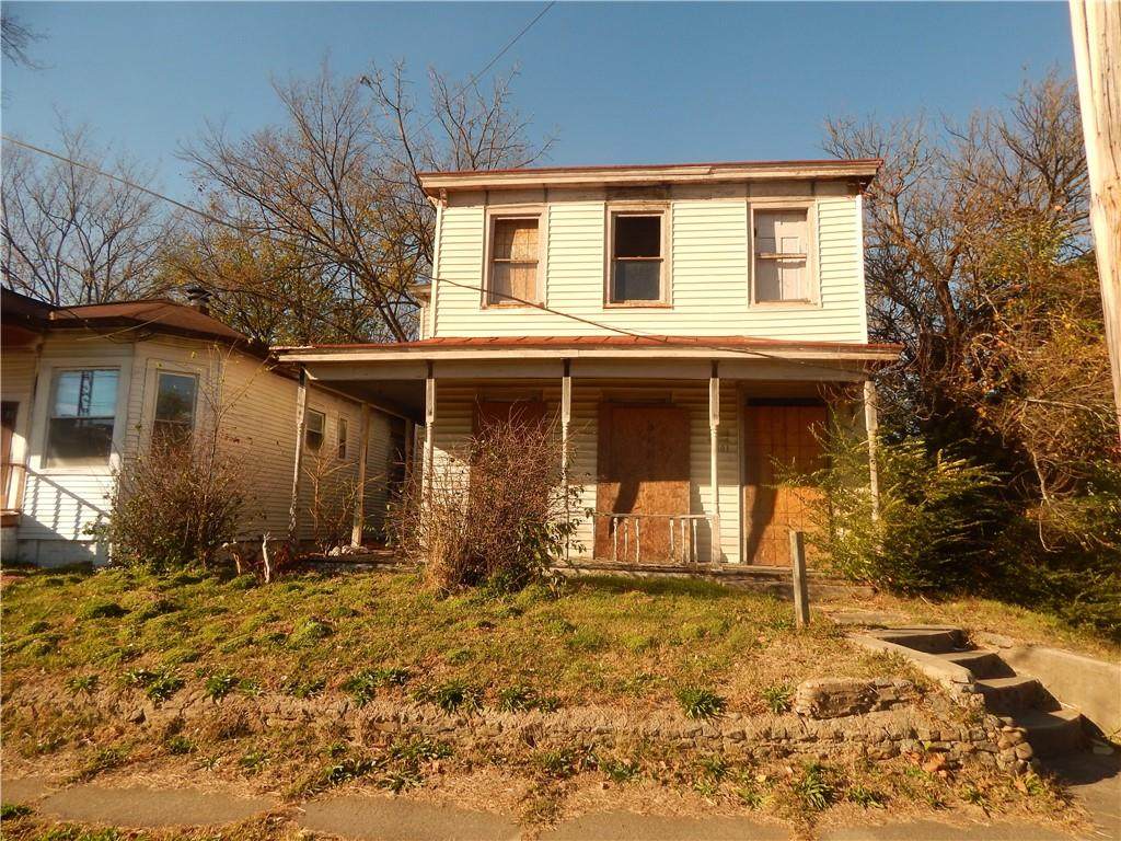 1401 Ferndale Avenue - Photo 1