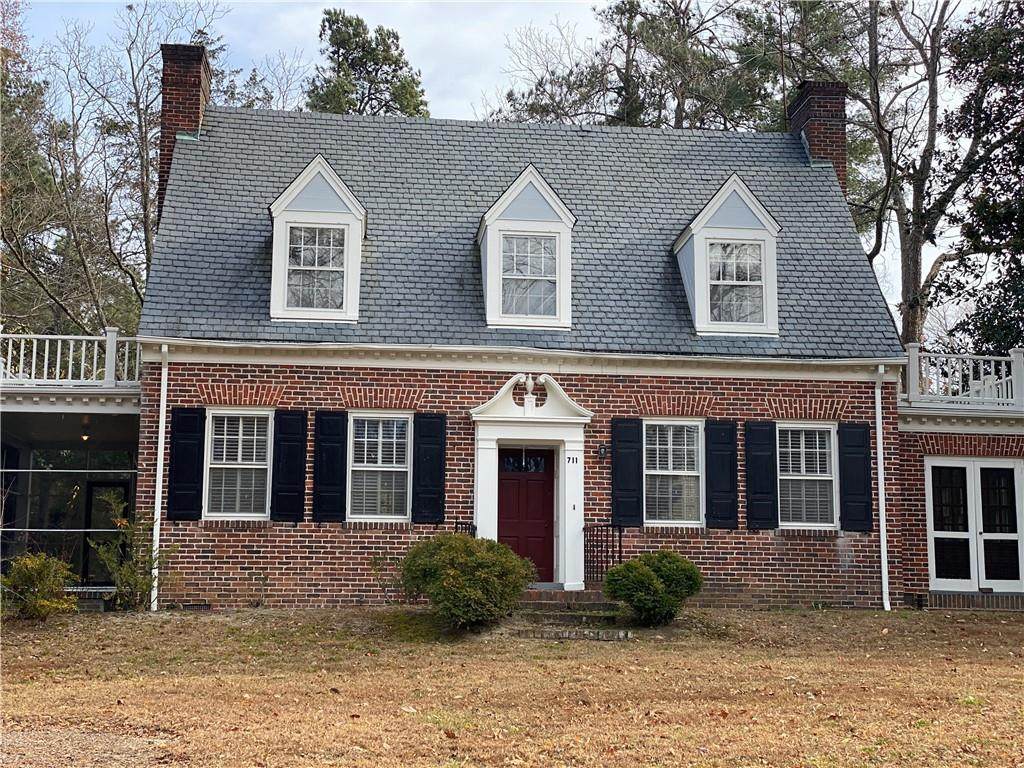 711 College Avenue - Photo 1