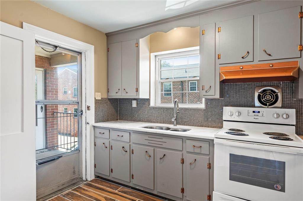 4018 Forest Hill Avenue - Photo 1