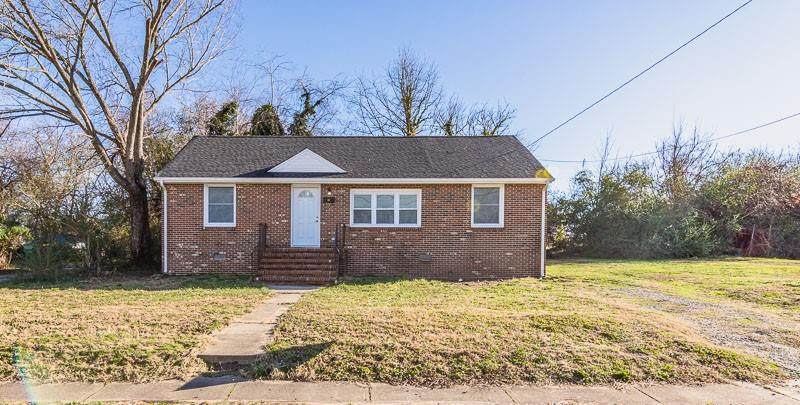 941 Custer Street - Photo 1