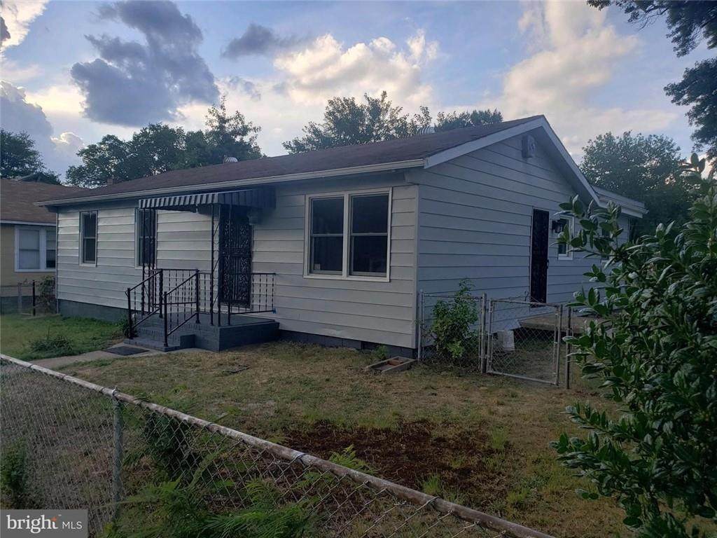 2506 Melbourne Street - Photo 1
