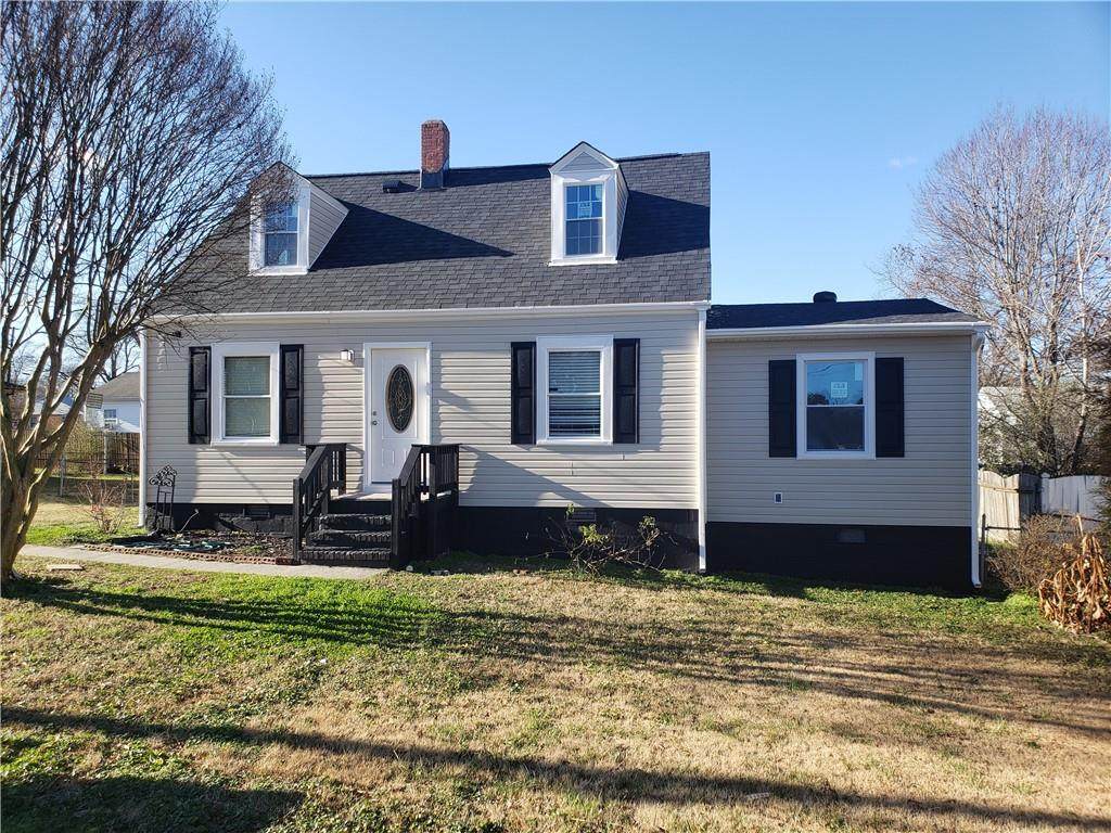 2915 Maple Street - Photo 1