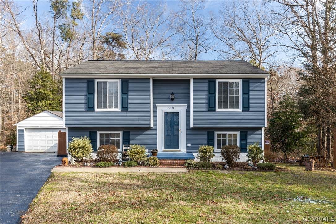 5200 Appleleaf Court - Photo 1