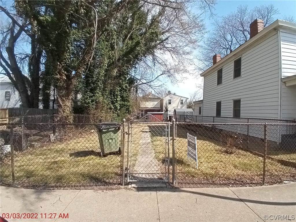 104 15th Street - Photo 1