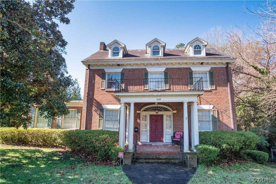 1644 Sycamore Street - Photo 1