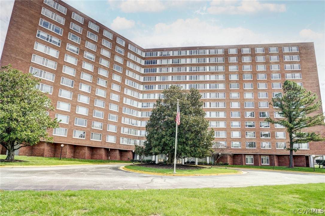5100 Monument Avenue - Photo 1