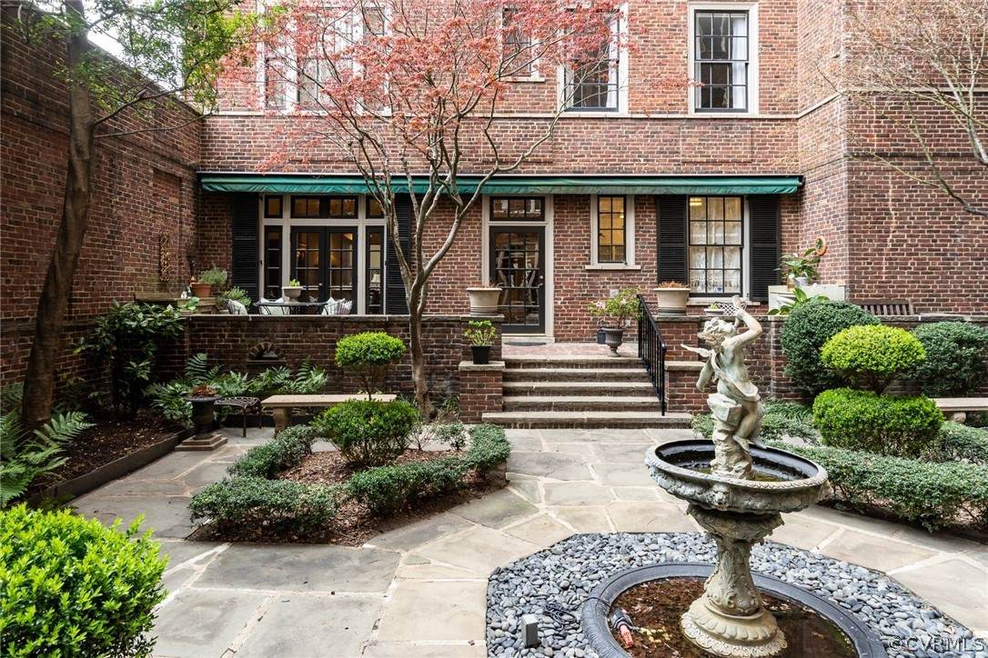 612 Franklin Street - Photo 1