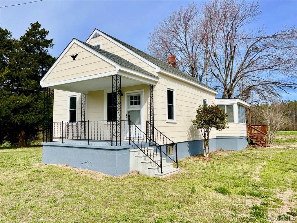 2401 Indian Oak Road - Photo 1