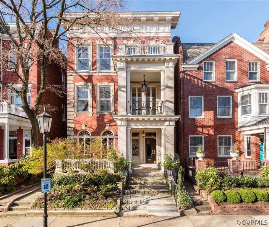 2007 Monument Avenue - Photo 1