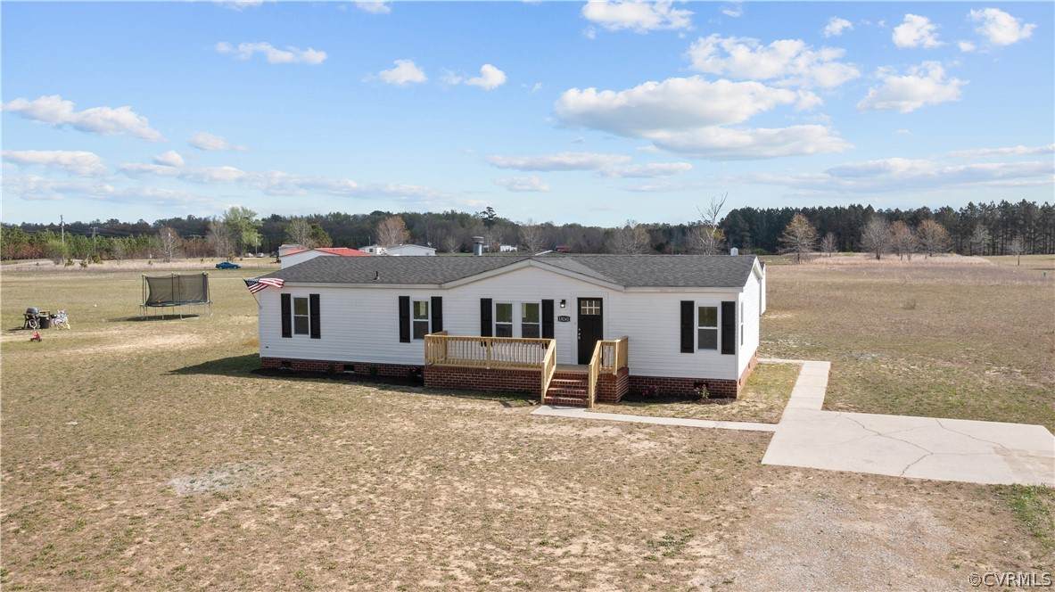 18241 Sandy Hill Road - Photo 1
