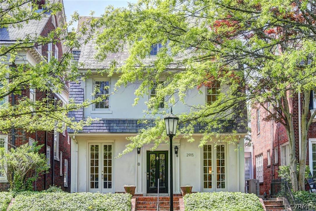 2915 Monument Avenue - Photo 1