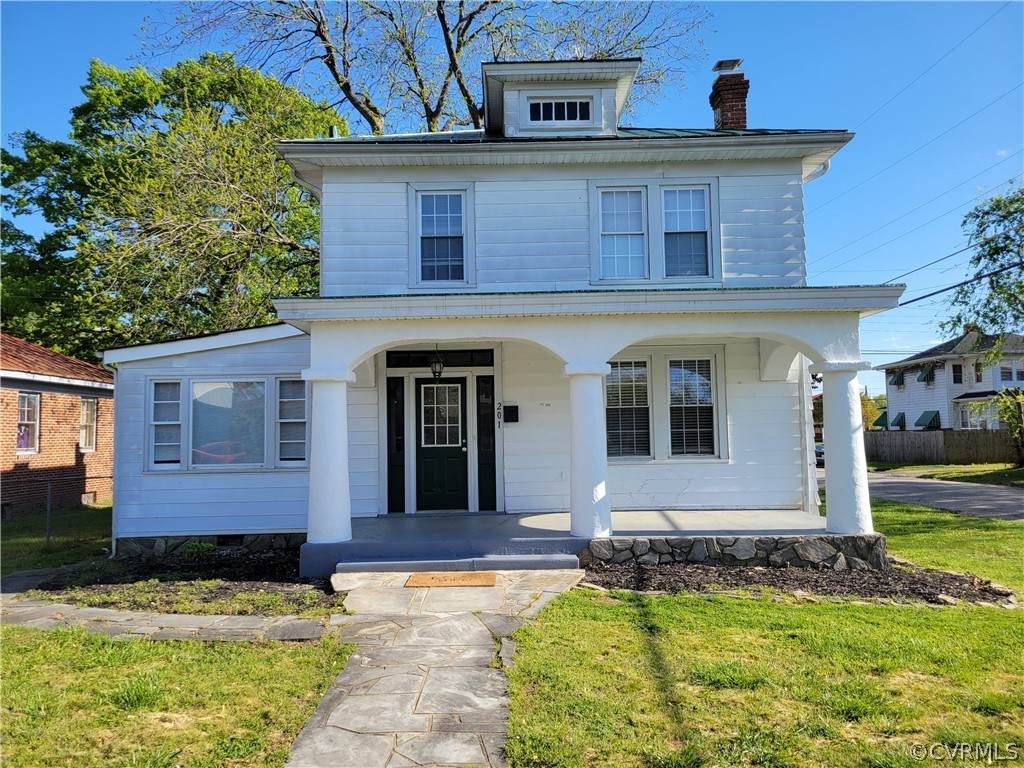 201 Suffolk Avenue - Photo 1