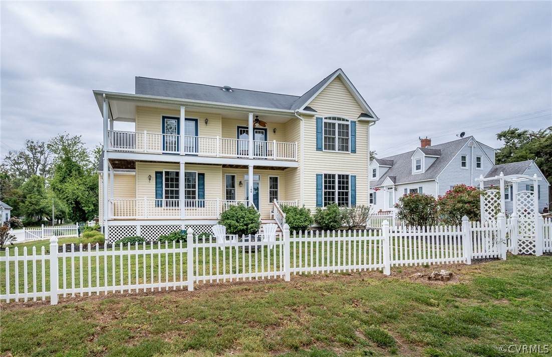 100 Longfellow Avenue - Photo 1