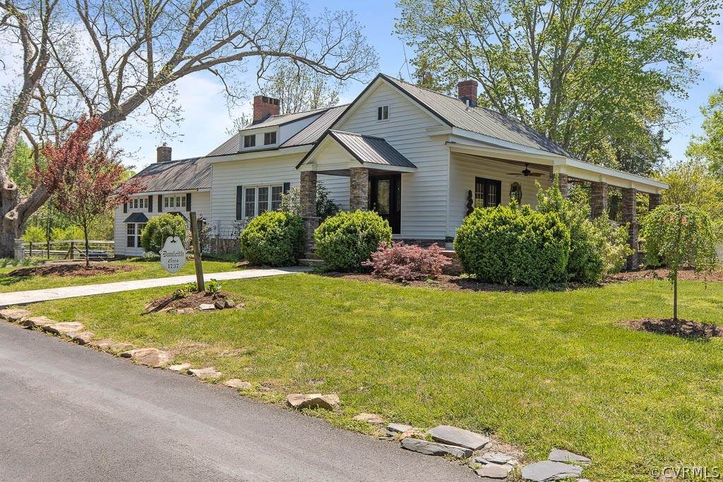 557 & 559 Stoney Point Road - Photo 1