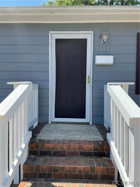 5303 Euclid Avenue - Photo 1