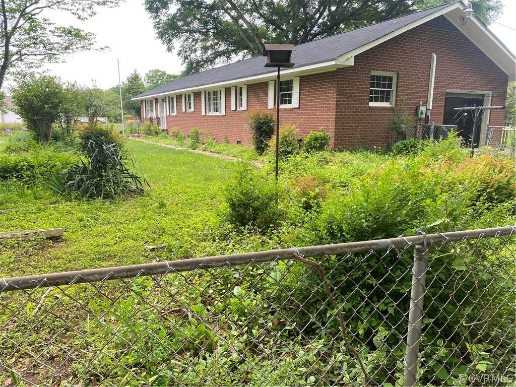 12700 James River Drive - Photo 1