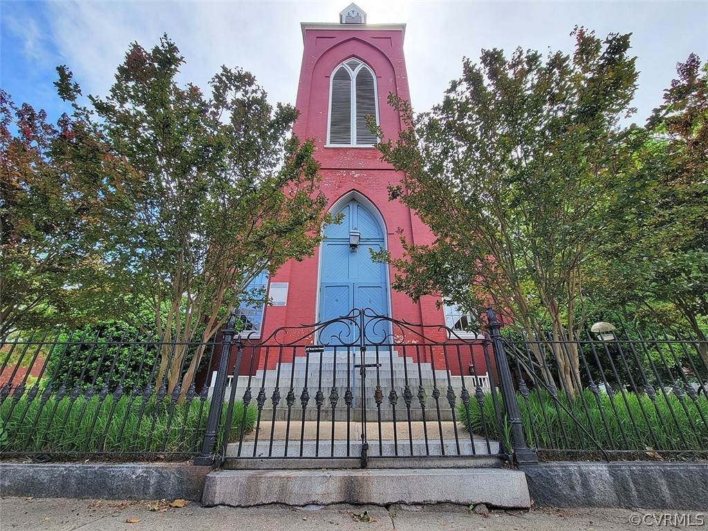 2511 Broad Street - Photo 1